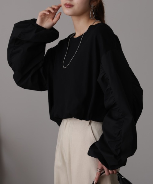 HUG.U(ハグユー)の「縦ギャザーカットソー(Tシャツ/カットソー・レディース・ホワイト/ブラック・FREE)」の2枚目の写真