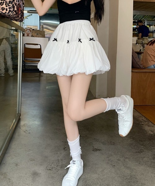 Achic（アシック）の「ハイウエストリボン付きフリルバルーンスカート（スカート・レディース・ブラック/ホワイト・M）」の7枚目の写真