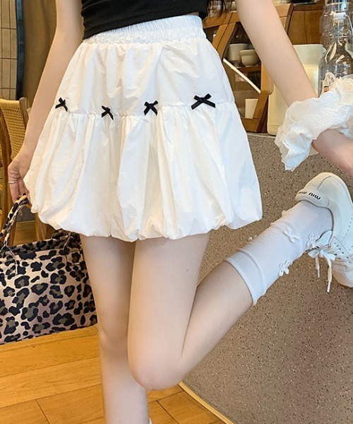 Achic（アシック）の「ハイウエストリボン付きフリルバルーンスカート（スカート・レディース・ブラック/ホワイト・M）」の9枚目の写真