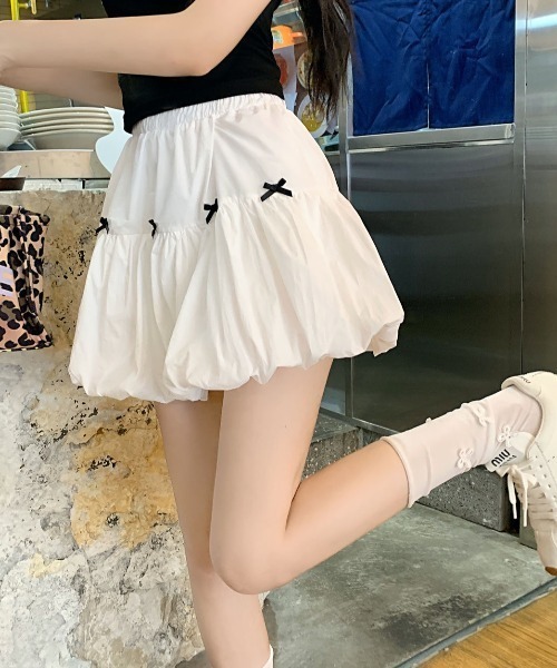 Achic（アシック）の「ハイウエストリボン付きフリルバルーンスカート（スカート・レディース・ブラック/ホワイト・M）」の10枚目の写真