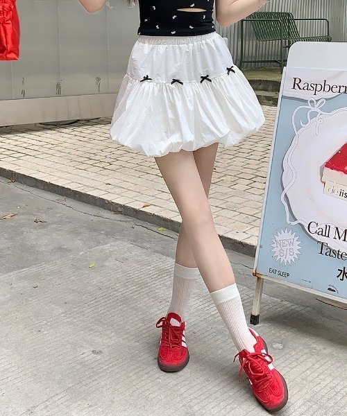 Achic（アシック）の「ハイウエストリボン付きフリルバルーンスカート（スカート・レディース・ブラック/ホワイト・M）」の13枚目の写真
