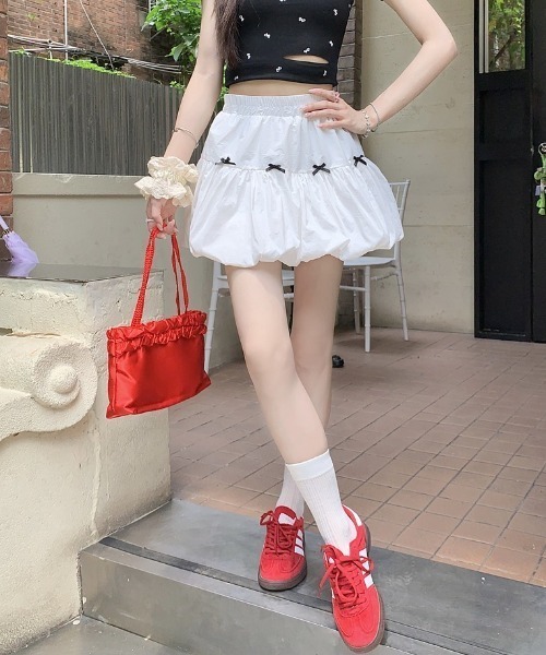 Achic（アシック）の「ハイウエストリボン付きフリルバルーンスカート（スカート・レディース・ブラック/ホワイト・M）」の14枚目の写真