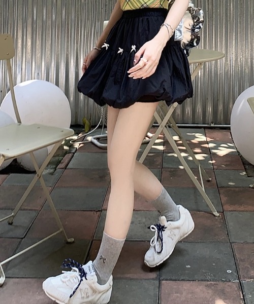 Achic（アシック）の「ハイウエストリボン付きフリルバルーンスカート（スカート・レディース・ブラック/ホワイト・M）」の18枚目の写真