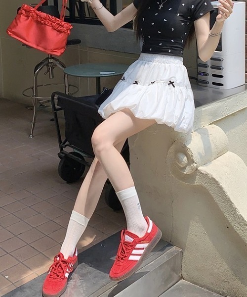 Achic（アシック）の「ハイウエストリボン付きフリルバルーンスカート（スカート・レディース・ブラック/ホワイト・M）」の22枚目の写真