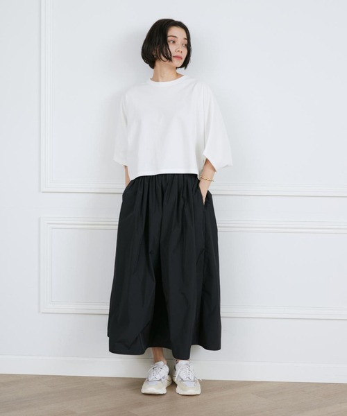 INED(イネド)の「ミニ裏毛クロップドトップス(Tシャツ/カットソー・レディース・スミクロ/オフホワイト/ブルーグレー・9号)」の15枚目の写真