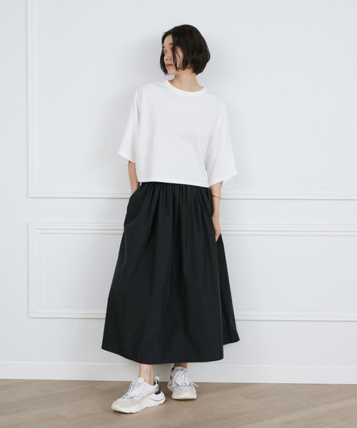 INED(イネド)の「ミニ裏毛クロップドトップス(Tシャツ/カットソー・レディース・スミクロ/オフホワイト/ブルーグレー・9号)」の17枚目の写真