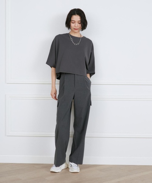 INED(イネド)の「ミニ裏毛クロップドトップス(Tシャツ/カットソー・レディース・スミクロ/オフホワイト/ブルーグレー・9号)」の19枚目の写真