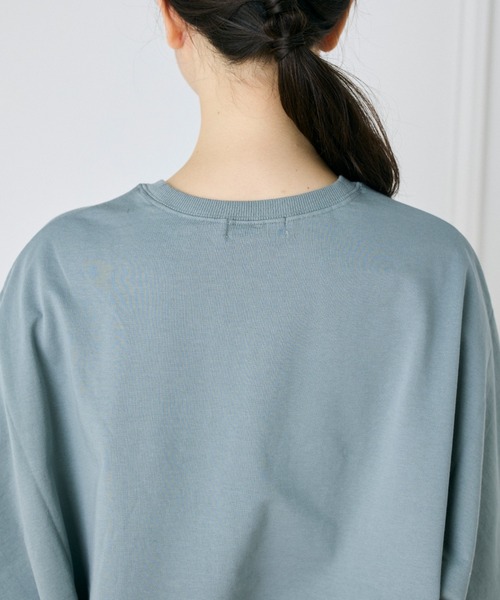 INED(イネド)の「ミニ裏毛クロップドトップス(Tシャツ/カットソー・レディース・スミクロ/オフホワイト/ブルーグレー・9号)」の13枚目の写真