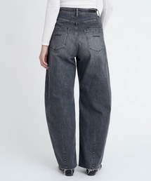 YANÜK ハイウエストストレートデニム、ローラ YANÜK ハイウエストストレートデニム、ローラ