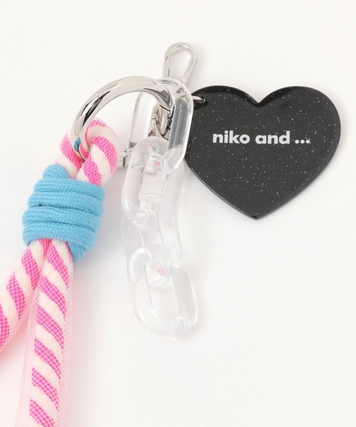 niko and（ニコアンド）の「コードハンドストラップチャーム