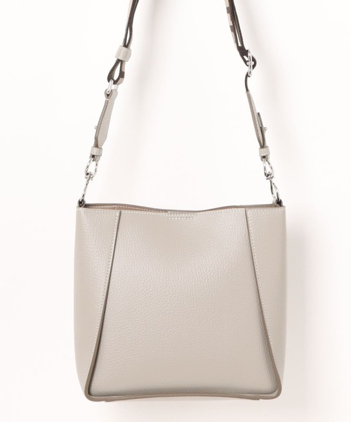 STELLA McCARTNEY(ステラマッカートニー)の「Stella Logo Grainy Alter Mat Shoulder Bag / ステラ ロゴ グレイン オルターマット ショルダーバッグ(ショルダーバッグ・レディース・ベージュ・ONE SIZE)」の2枚目の写真