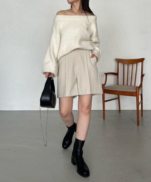 CAPRICIEUX LE'MAGE(カプリシューレマージュ)の「ピンタックショートパンツ(その他パンツ・レディース・ブラック/チャコールグレー/ホワイト系その他・38/36)」の5枚目の写真