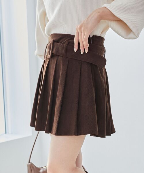 MAJESTIC LEGON（マジェスティックレゴン）の「ベルトセットプリーツミニスカパン（スカート・レディース・ブラウン/カーキオリーブ/ブラウン系その他2/グレー系その他/モカ・MEDIUM）」の19枚目の写真