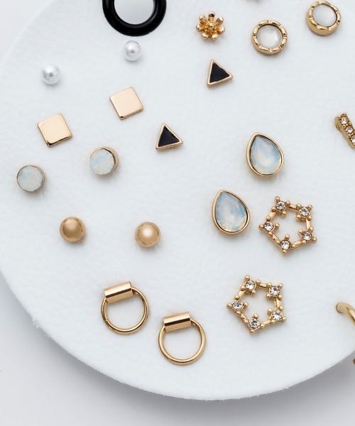 ciite'(シーテ)の「ピアス 12セット / pierce 12 set(ピアス(両耳用)・レディース・ゴールド・FREE)」の3枚目の写真