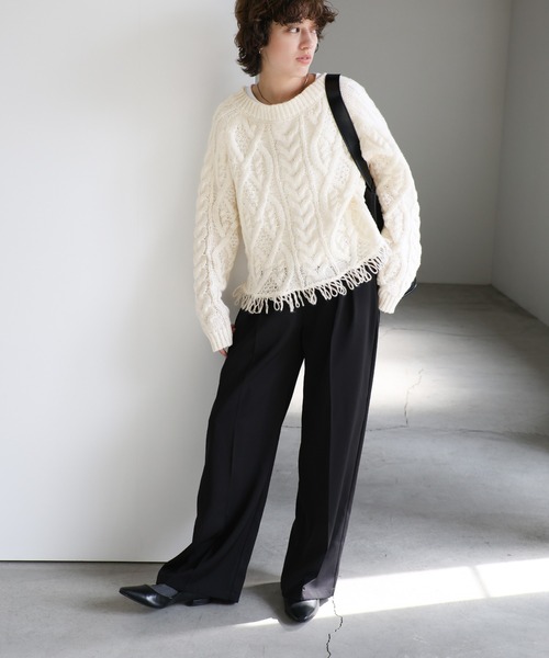 select MOCA（セレクトモカ）の「裾フリンジケーブルニット（ニット/セーター・レディース・オフホワイト/グレー/チャコールグレー・FREE）」の6枚目の写真