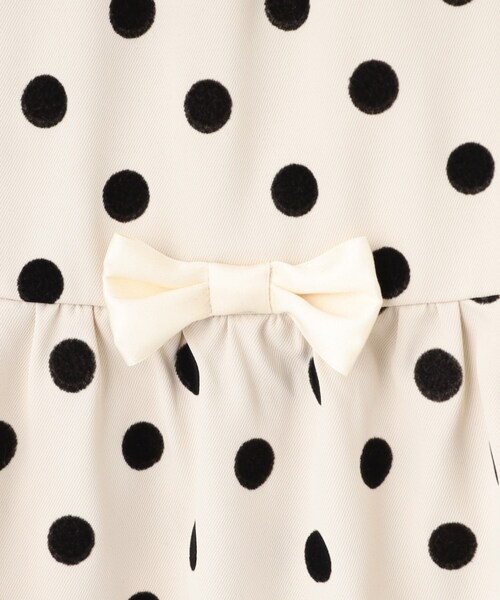 SHOO・LA・RUE（シューラルー）の「【100-140cm/プチセレ】フロッキードットワンピース（ワンピース・キッズ・アイボリー/ブラック・13/10/11/12/14）」の10枚目の写真