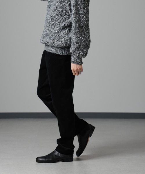 NANO universe(ナノユニバース)の「タックテーパードコーデュロイパンツ(その他パンツ・メンズ・ブラック/ブラウン/アイボリー・S/M/L/XL)」の1枚目の写真