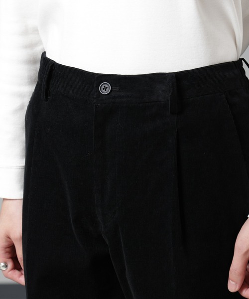 NANO universe(ナノユニバース)の「タックテーパードコーデュロイパンツ(その他パンツ・メンズ・ブラック/ブラウン/アイボリー・S/M/L/XL)」の15枚目の写真