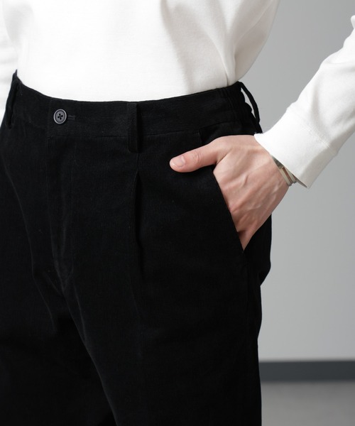 NANO universe(ナノユニバース)の「タックテーパードコーデュロイパンツ(その他パンツ・メンズ・ブラック/ブラウン/アイボリー・S/M/L/XL)」の14枚目の写真