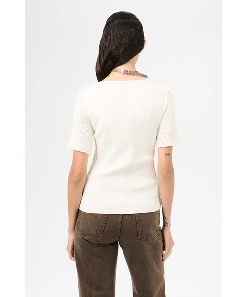 Our Legacy（アワーレガシー）の「OUR LEGACY INVERSE ROUNDNECK SHORTSLEEVE（Tシャツ/カットソー・レディース・ホワイト・34/32）」の3枚目の写真