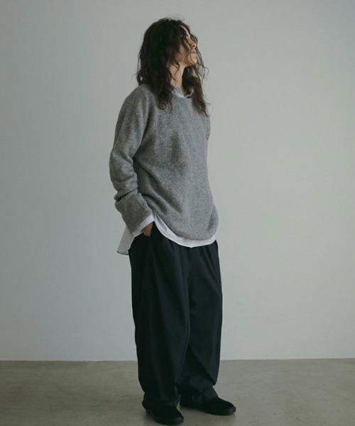 ETRE TOKYO（エトレトウキョウ）の「ラウンドヘムクルーネックニット