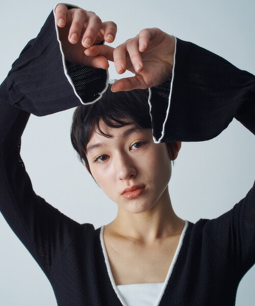 CODE A（コードエー）の「◆lace tunic cardigan（カーディガン/ボレロ・レディース・オフホワイト/ブラック・00）」の5枚目の写真