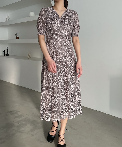 aity(アイティ)の「ヴィンテージフラワーレースVネックドレス 結婚式 二次会 成人式 同窓会 パーティードレス オケージョンドレス お呼ばれワンピース(ドレス・レディース・テラコッタ/マスタード/ブルーグレー/ピンク/ダークグリーン/ダークネイビー・38(M))」の6枚目の写真