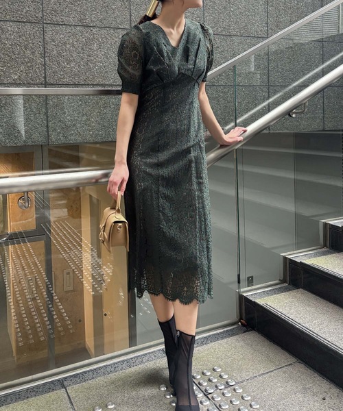 aity(アイティ)の「ヴィンテージフラワーレースVネックドレス 結婚式 二次会 成人式 同窓会 パーティードレス オケージョンドレス お呼ばれワンピース(ドレス・レディース・テラコッタ/マスタード/ブルーグレー/ピンク/ダークグリーン/ダークネイビー・38(M))」の20枚目の写真