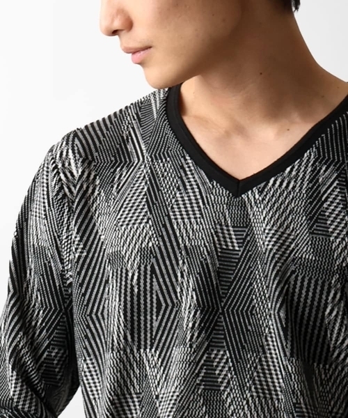 MK MICHEL KLEIN HOMME (エムケーミッシェルクランオム)の「【残りわずか/在庫限り/洗える】幾何学模様Vネックカットソー長袖(Tシャツ/カットソー・メンズ・オレンジ系その他/ベージュ/ブラック・48/51/46)」の2枚目の写真