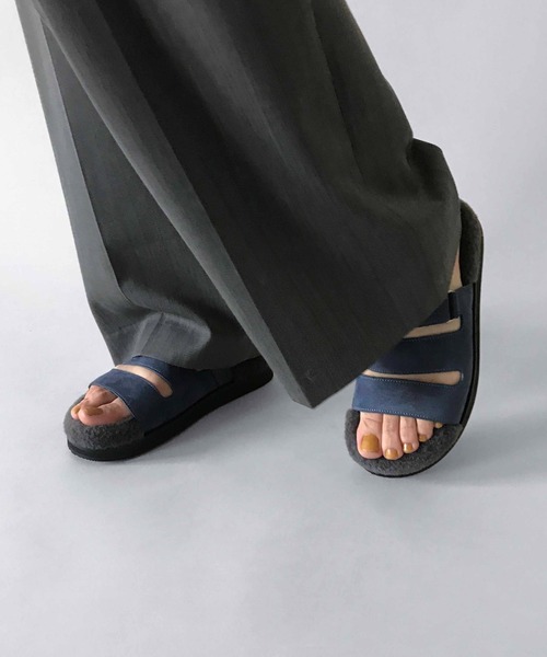 LE VERNIS（ル・ベルニ）の「LE VERNIS(ル・ベルニ)Faux fur sandals（サンダル・レディース・ブラック/ベージュ/ネイビー・SMALL/LARGE/MEDIUM）」の3枚目の写真