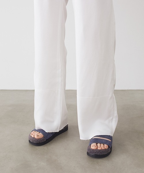 LE VERNIS（ル・ベルニ）の「LE VERNIS(ル・ベルニ)Faux fur sandals（サンダル・レディース・ブラック/ベージュ/ネイビー・SMALL/LARGE/MEDIUM）」の8枚目の写真