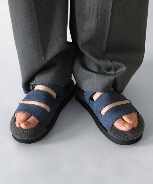 LE VERNIS（ル・ベルニ）の「LE VERNIS(ル・ベルニ)Faux fur sandals（サンダル・レディース・ブラック/ベージュ/ネイビー・SMALL/LARGE/MEDIUM）」の4枚目の写真