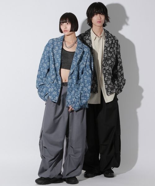 Anui(アニュイ)の「【UNISEX】フラワージャガードデニムジャケット(テーラードジャケット・レディース・ブルー/ブラック・MEDIUM)」の3枚目の写真