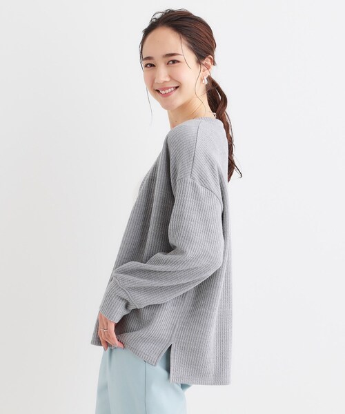 SHOO・LA・RUE（シューラルー）の「【S-LL】柔らかさが癖になる 凹凸Vネックカーディガン（カーディガン/ボレロ・レディース・グリーン系/オレンジ系/ベージュ/グレー・01/02/03/04）」の10枚目の写真