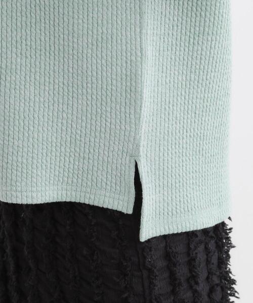 SHOO・LA・RUE（シューラルー）の「【S-LL】柔らかさが癖になる 凹凸Vネックカーディガン（カーディガン/ボレロ・レディース・グリーン系/オレンジ系/ベージュ/グレー・01/02/03/04）」の5枚目の写真