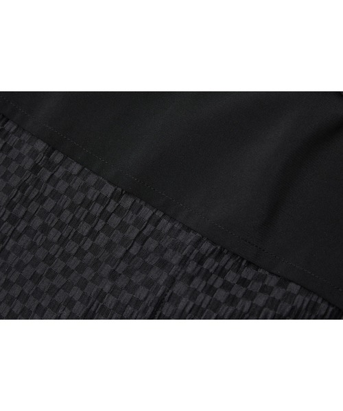 tageechita（タジチタ）の「【tageechita】異素材ミックス ギャザーデザインVネックワンピース（ワンピース・レディース・ブラック/ホワイト・S/M/L）」の6枚目の写真