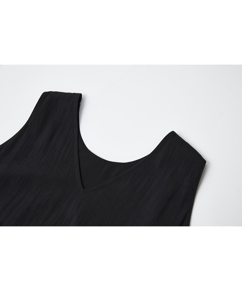 tageechita（タジチタ）の「【tageechita】異素材ミックス ギャザーデザインVネックワンピース（ワンピース・レディース・ブラック/ホワイト・S/M/L）」の4枚目の写真