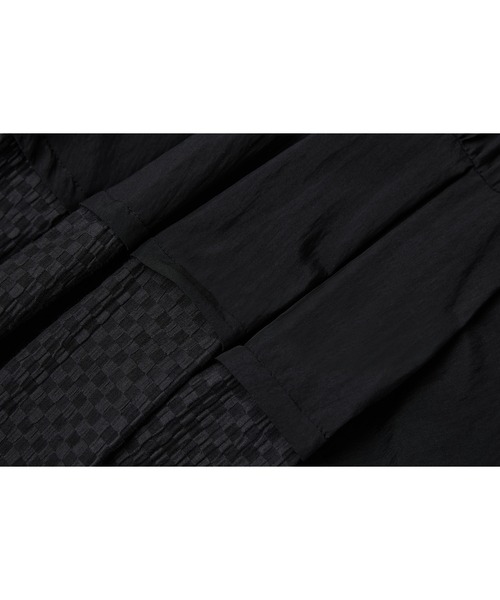 tageechita（タジチタ）の「【tageechita】異素材ミックス ギャザーデザインVネックワンピース（ワンピース・レディース・ブラック/ホワイト・S/M/L）」の5枚目の写真