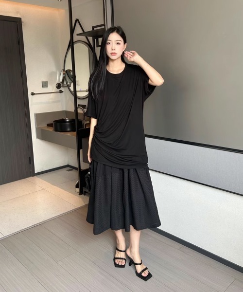 tageechita（タジチタ）の「【tageechita】異素材ミックス ギャザーデザインVネックワンピース（ワンピース・レディース・ブラック/ホワイト・S/M/L）」の14枚目の写真