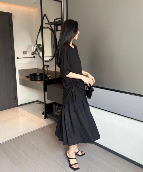 tageechita（タジチタ）の「【tageechita】異素材ミックス ギャザーデザインVネックワンピース（ワンピース・レディース・ブラック/ホワイト・S/M/L）」の13枚目の写真