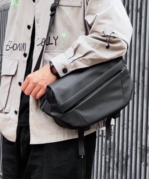 L LABEL（エルラベル）の「撥水加工ショルダーボディバッグ（ショルダーバッグ・メンズ・ブラック/ネイビー・FREE）」の12枚目の写真