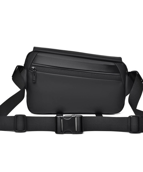 L LABEL（エルラベル）の「撥水加工ショルダーボディバッグ（ショルダーバッグ・メンズ・ブラック/ネイビー・FREE）」の7枚目の写真