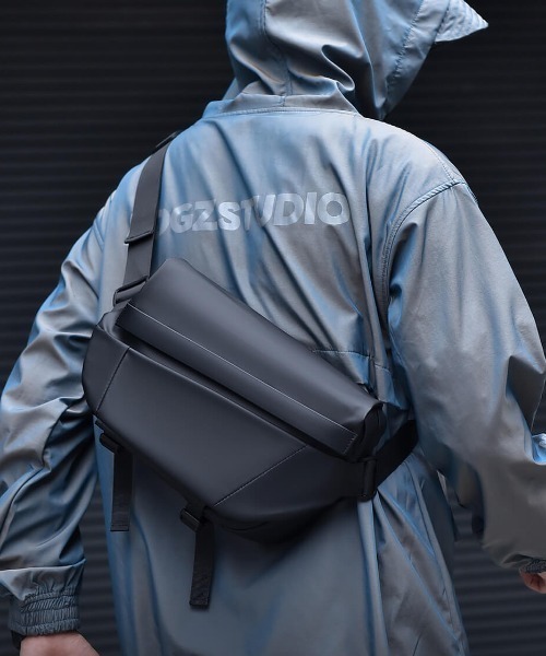 L LABEL（エルラベル）の「撥水加工ショルダーボディバッグ（ショルダーバッグ・メンズ・ブラック/ネイビー・FREE）」の10枚目の写真