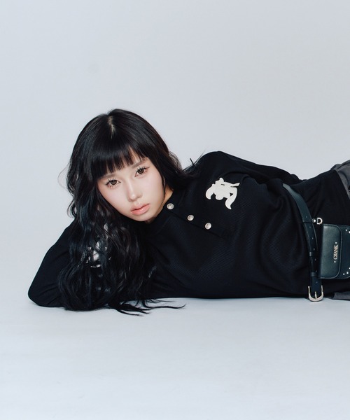 FCMM(エフシーエムエム)の「BUTTON SWEATSHIRT/ ボタンスウェットシャツ(スウェット・レディース・ホワイト/ブラック/グレー・MEDIUM/SMALL)」の8枚目の写真