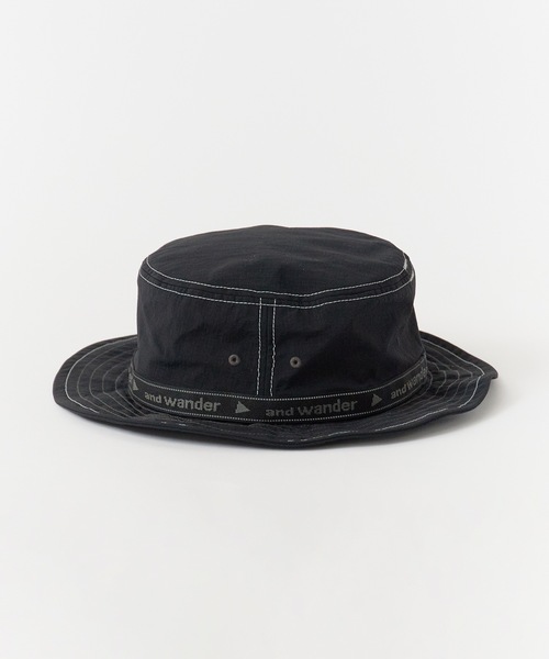 and wander（アンドワンダー）の「and wander/アンドワンダー JQ tape hat バケットハット（ハット・メンズ・ブラック・FREE）」の3枚目の写真