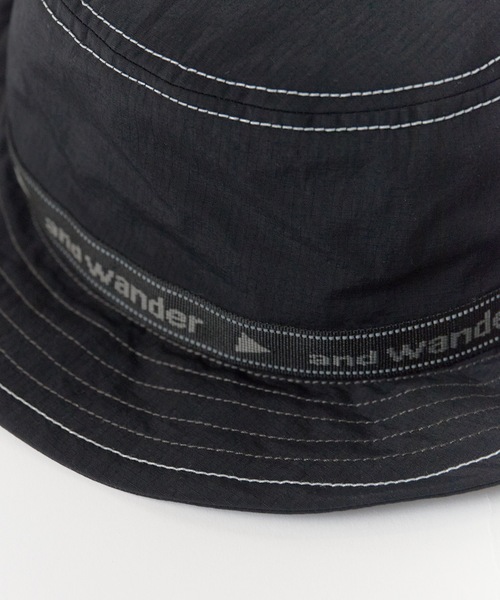 and wander（アンドワンダー）の「and wander/アンドワンダー JQ tape hat バケットハット（ハット・メンズ・ブラック・FREE）」の5枚目の写真