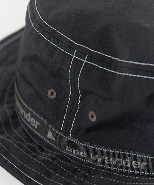 and wander（アンドワンダー）の「and wander/アンドワンダー JQ tape hat バケットハット（ハット・メンズ・ブラック・FREE）」の7枚目の写真