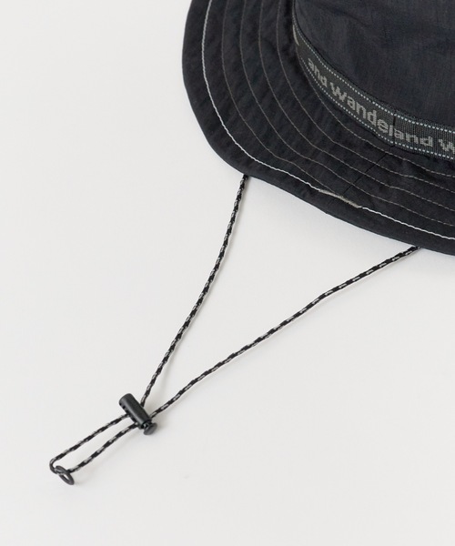 and wander（アンドワンダー）の「and wander/アンドワンダー JQ tape hat バケットハット（ハット・メンズ・ブラック・FREE）」の9枚目の写真