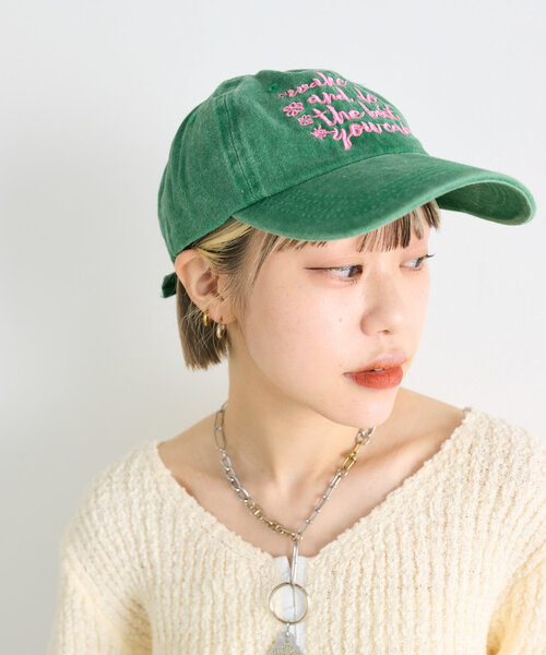 w closet（ダブルクローゼット）の「カラーロゴキャップ（キャップ・レディース・ブラウン/グリーン/ピンク・FREE）」の2枚目の写真