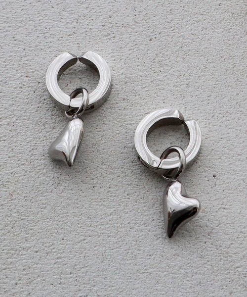 VATSURICA(バツリカ)の「〈VATSURICA〉金属アレルギー対応 / サージカルステンレス / ハート フープ ワンタッチイヤリング(イヤリング・レディース・ゴールド/シルバー・FREE)」の7枚目の写真